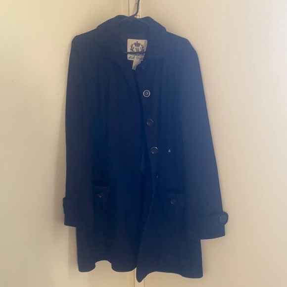 Wool trench coat - Picture 9 of 16